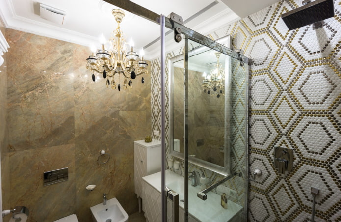 мозаичные геометрические фигуры в интерьере ванной