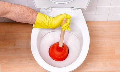Как прочистить унитаз, если он засорился — устраняем засор своими руками