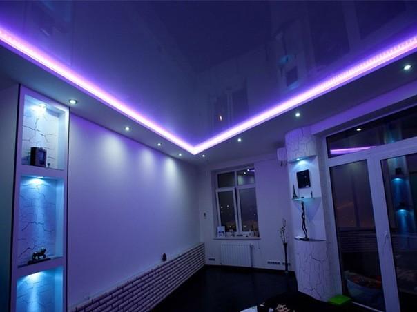 натяжной потолок с подсветкой
