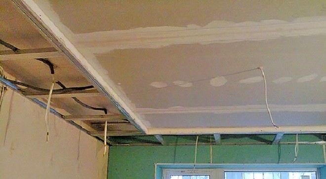 монтаж двухуровневого потолка из гипсокартона с подсветкой
