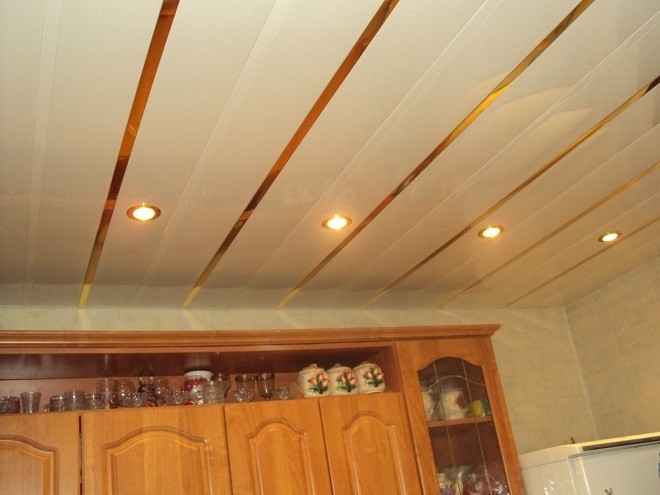 пластиковый потолок на кухне