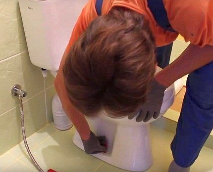 Как закрыть трубы в туалете пластиковыми панелями + видео