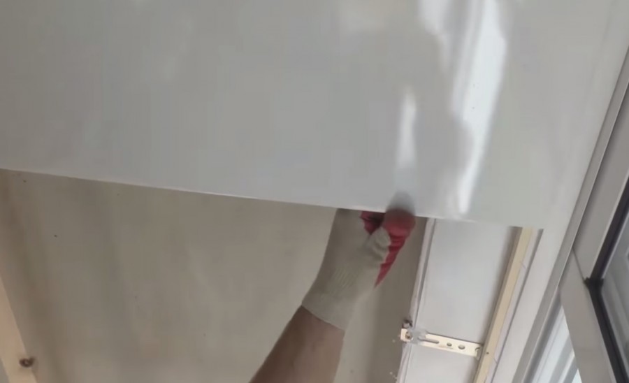 Как сделать потолок из панелей ПВХ своими руками – особенности монтажа. Как сделать пластиковый потолок своими руками – пошаговое руководство